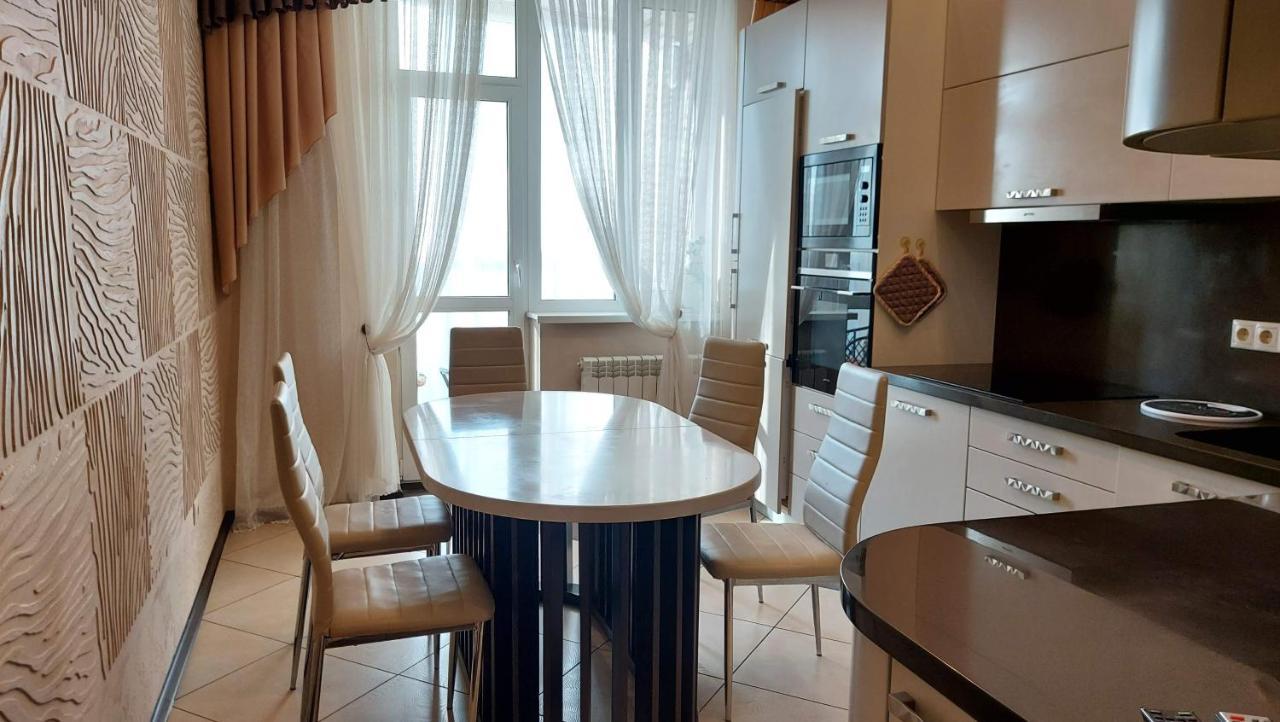 Просторі Апартаменти Kiew Exterior foto
