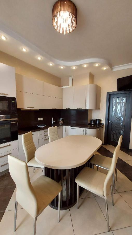 Просторі Апартаменти Kiew Exterior foto